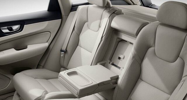 Hãng xe Volvo  Phú Mỹ Hưng